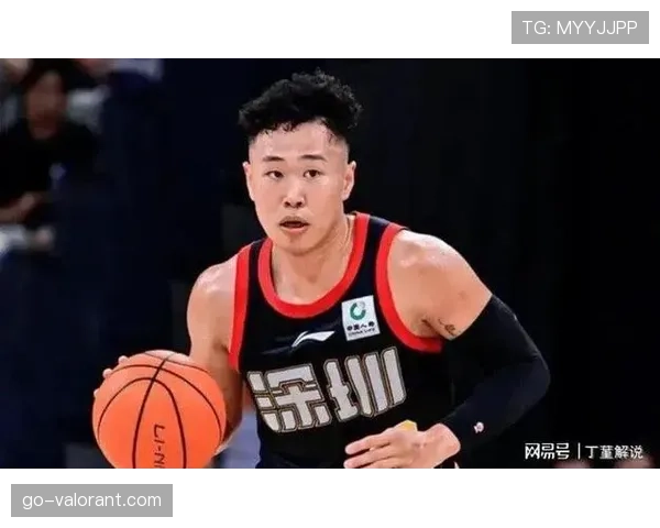 贺希宁领取MVP奖杯后爆发，砍下32分创季后赛生涯新高